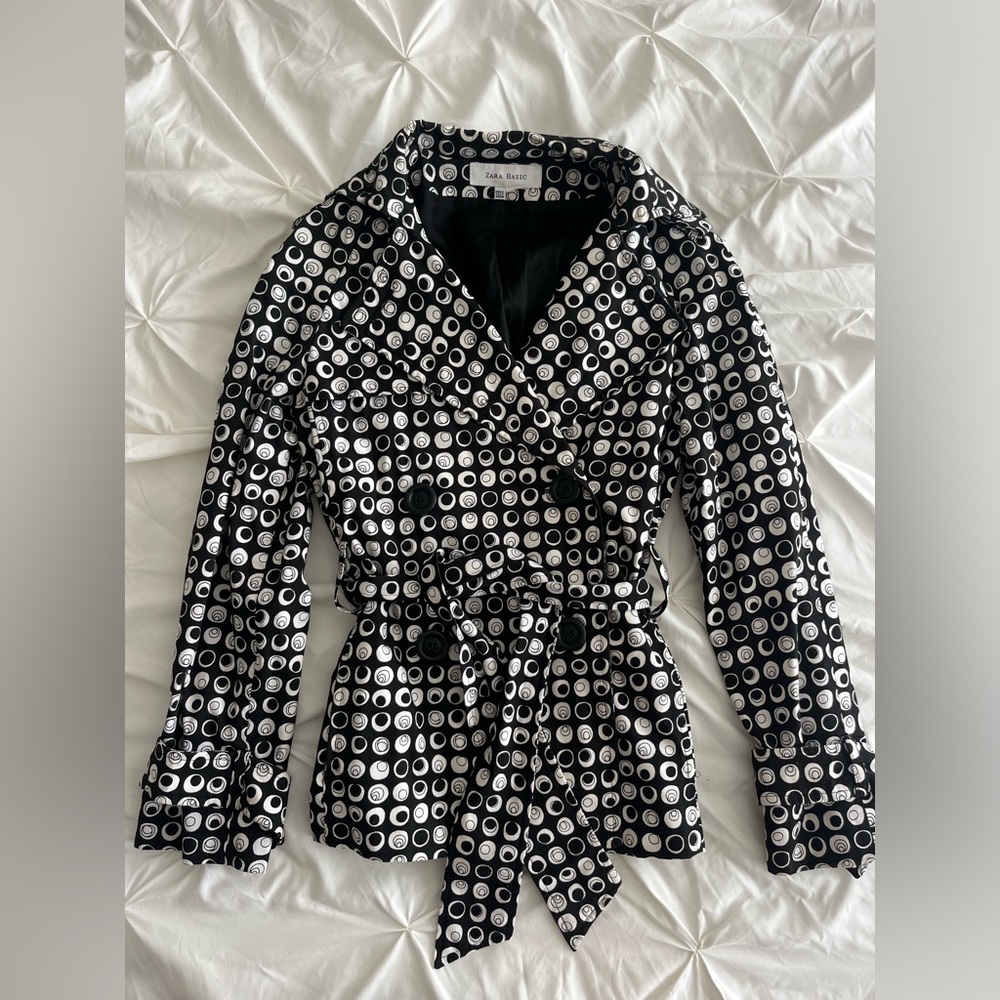 Zara Basic Monochrome Circle Pattern Jacket - image 2